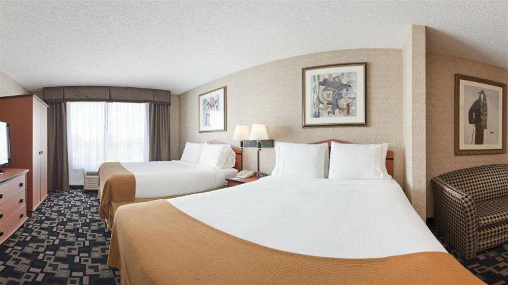Comfort Inn & Suites Greenwood Near University Exteriör bild