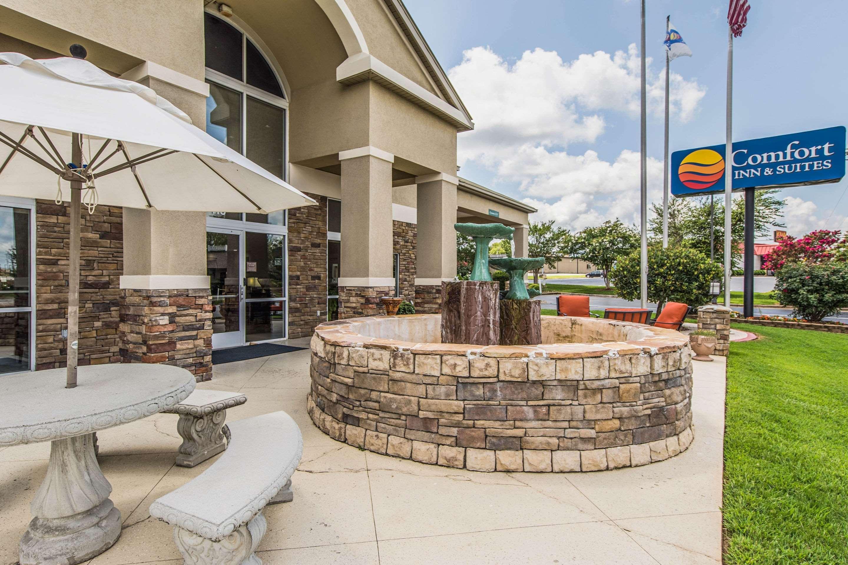 Comfort Inn & Suites Greenwood Near University Exteriör bild