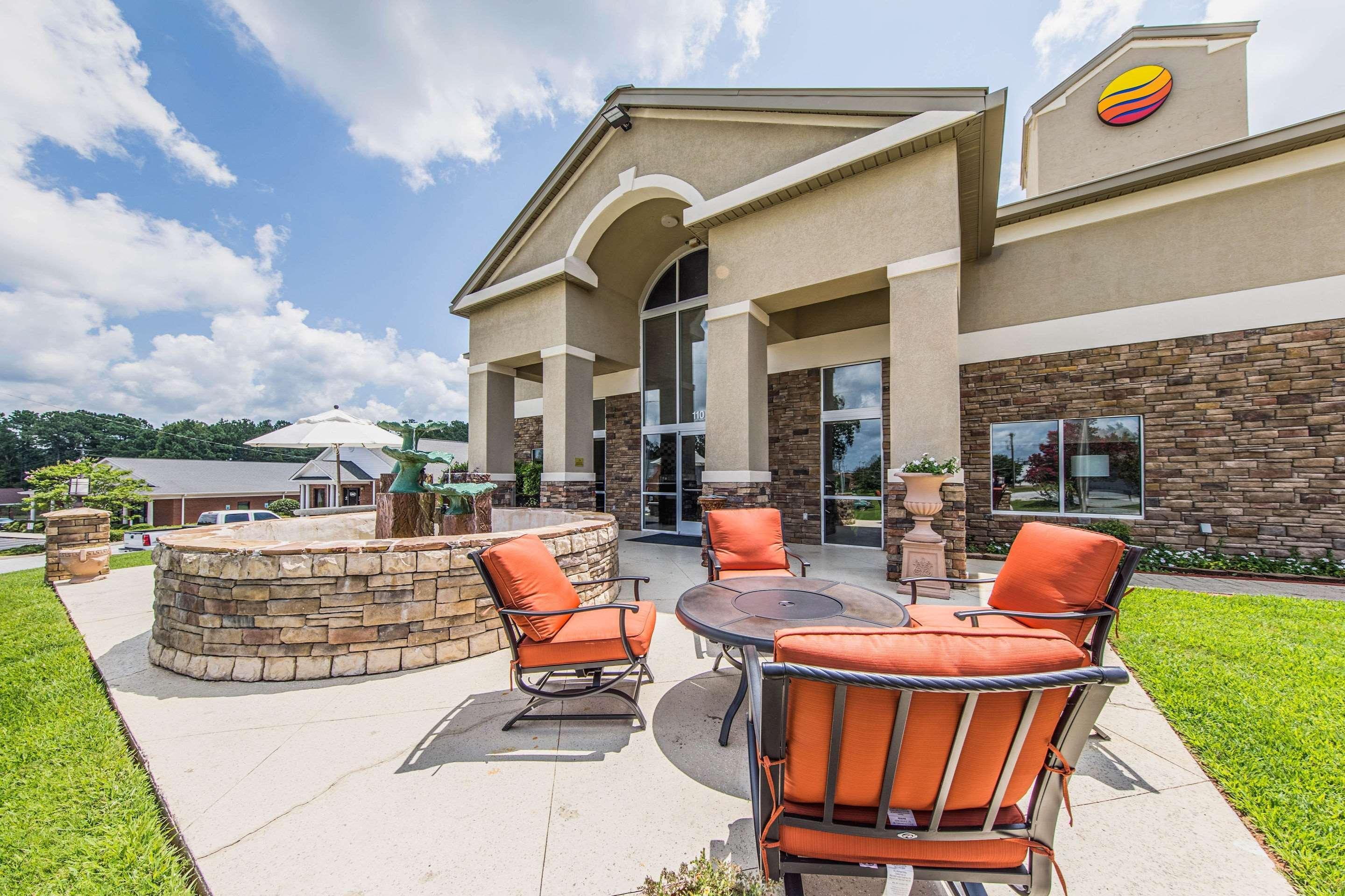 Comfort Inn & Suites Greenwood Near University Exteriör bild