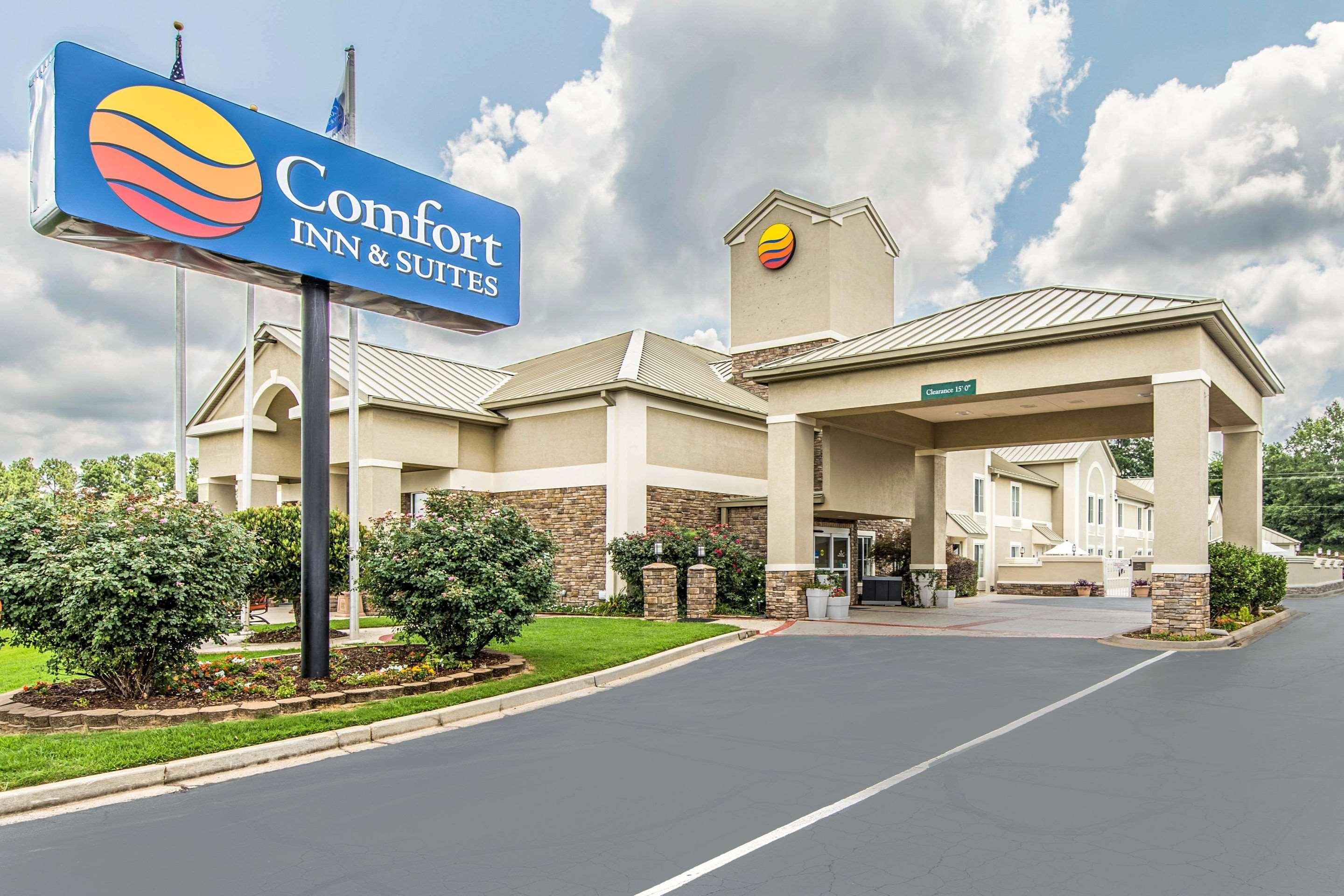 Comfort Inn & Suites Greenwood Near University Exteriör bild