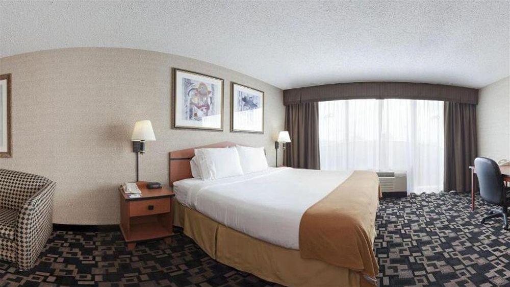 Comfort Inn & Suites Greenwood Near University Exteriör bild