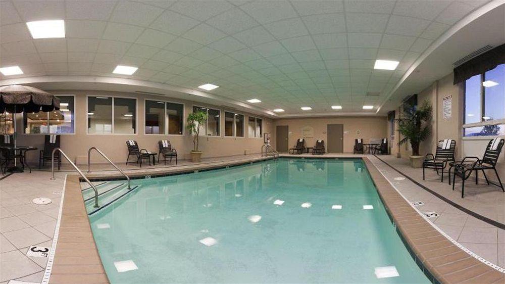 Comfort Inn & Suites Greenwood Near University Exteriör bild