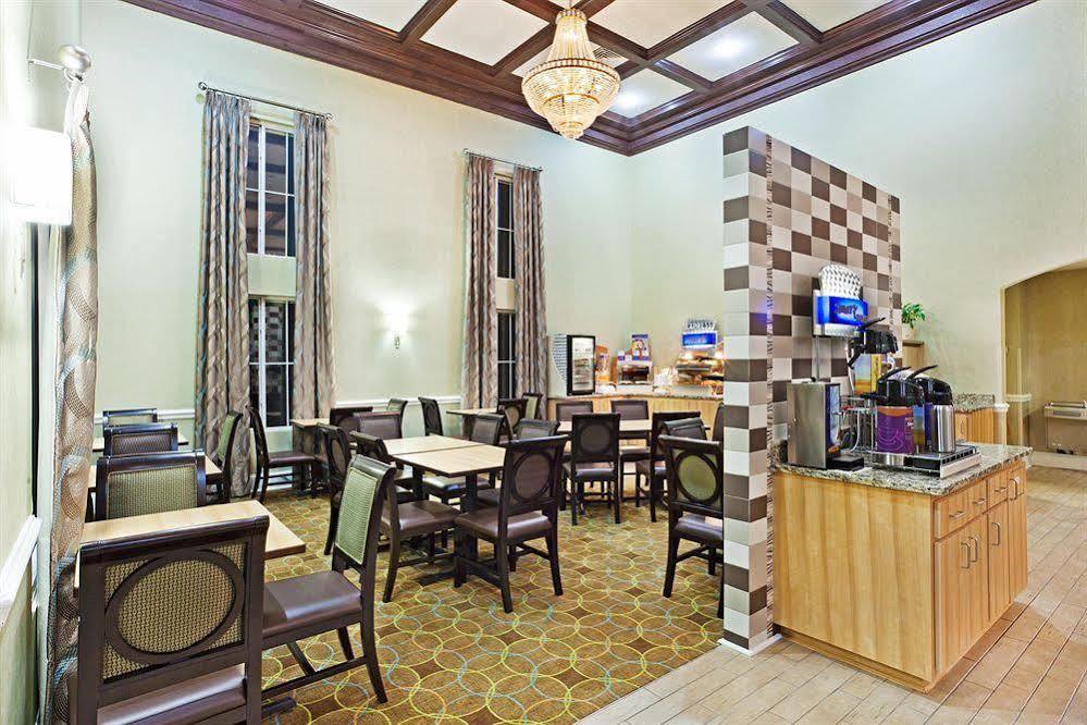 Comfort Inn & Suites Greenwood Near University Exteriör bild