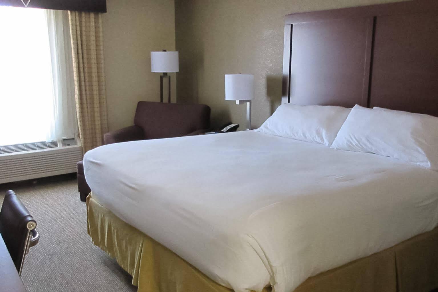 Comfort Inn & Suites Greenwood Near University Exteriör bild
