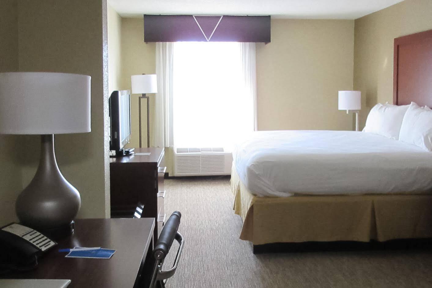 Comfort Inn & Suites Greenwood Near University Exteriör bild